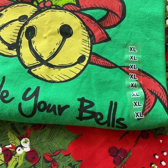 Men’s XL Christmas Green T shirt Jingle Your Bells New - Picture 2 of 3